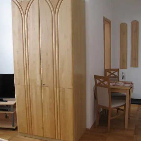 Reiterhof & Lienemann بيت ضيافة